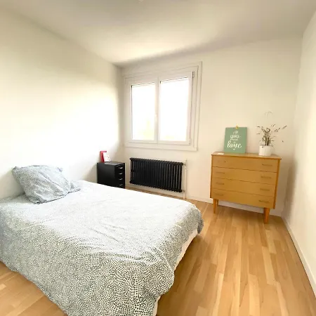 Apartment Dans Maison Individuelle, Piscine