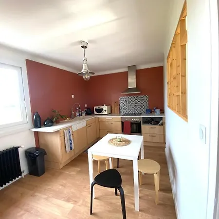 Dans Maison Individuelle, Piscine Apartment *