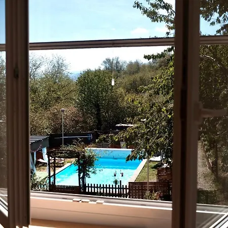 Apartment Dans Maison Individuelle, Piscine