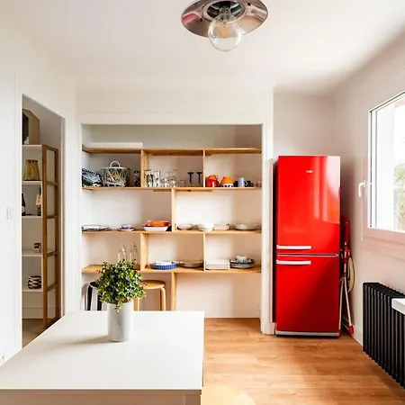 Apartment Dans Maison Individuelle, Piscine *