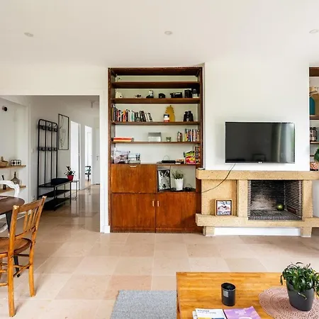 Dans Maison Individuelle, Piscine Apartment