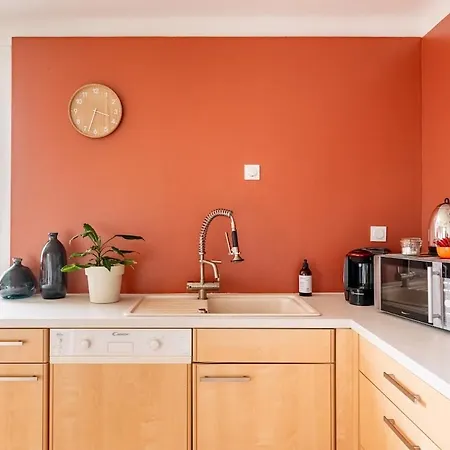 Apartment Dans Maison Individuelle, Piscine