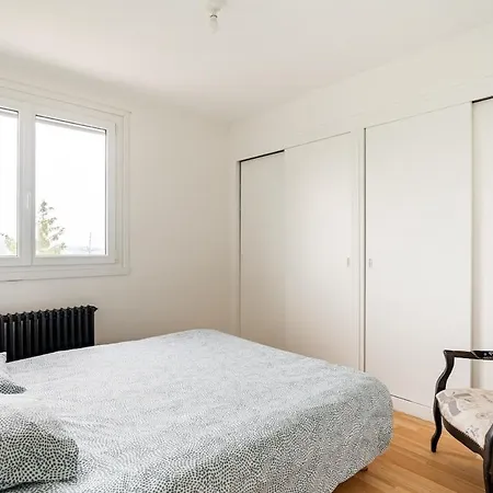 Dans Maison Individuelle, Piscine Apartment *