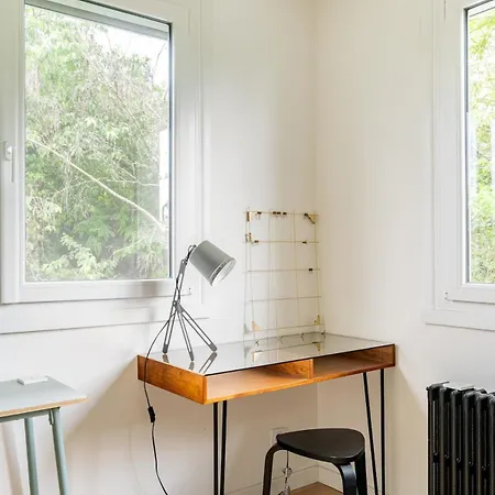 Appartement Dans Maison Individuelle, Piscine *