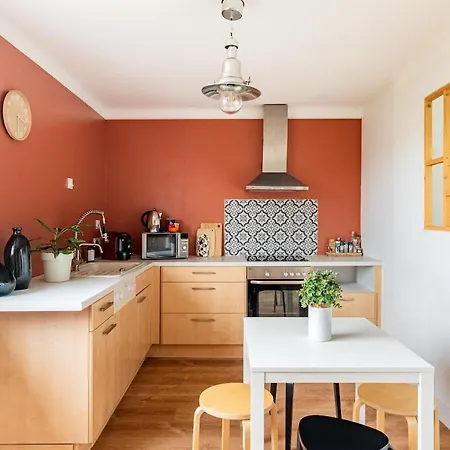 Dans Maison Individuelle, Piscine Appartement La Tour-en-Jarez
