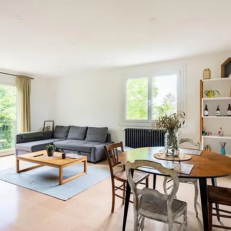 Apartment Dans Maison Individuelle, Piscine