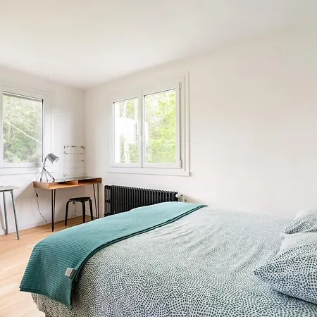 Dans Maison Individuelle, Piscine Appartement La Tour-en-Jarez